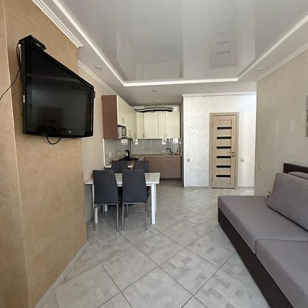 Apartment In Khmelnytsky Street ลวีฟ ภายนอก รูปภาพ