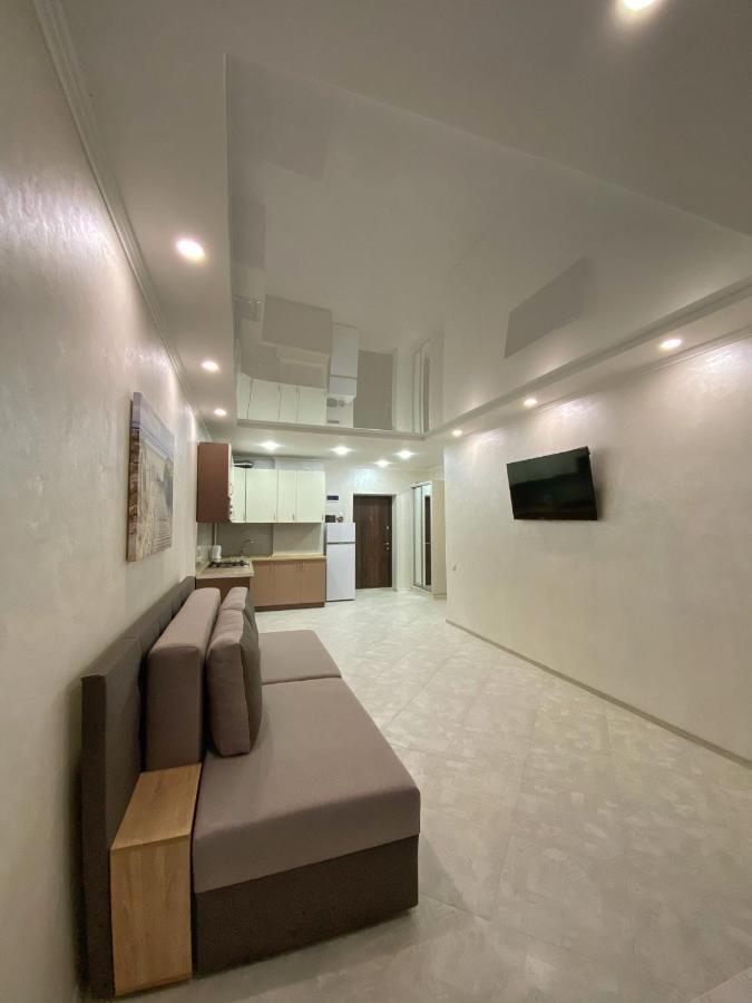 Apartment In Khmelnytsky Street ลวีฟ ภายนอก รูปภาพ